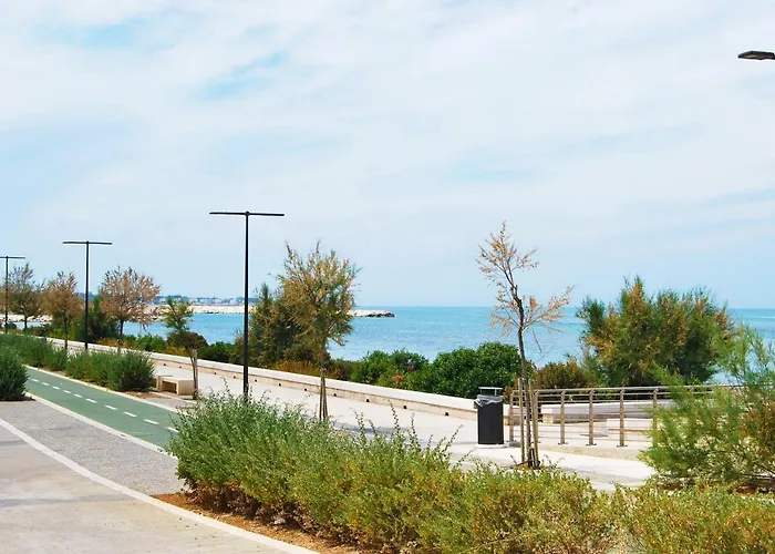 Sunny アパート バーリ