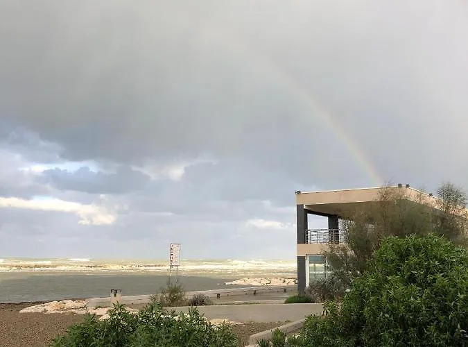 Sunny アパート バーリ